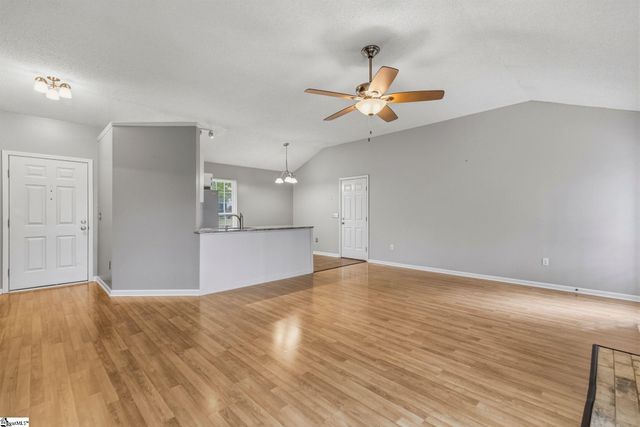 206 Autumnwood Way, Simpsonville, SC 29681