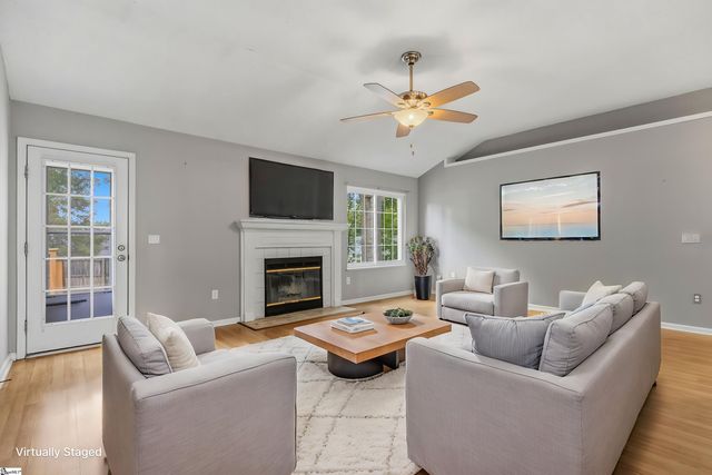 206 Autumnwood Way, Simpsonville, SC 29681