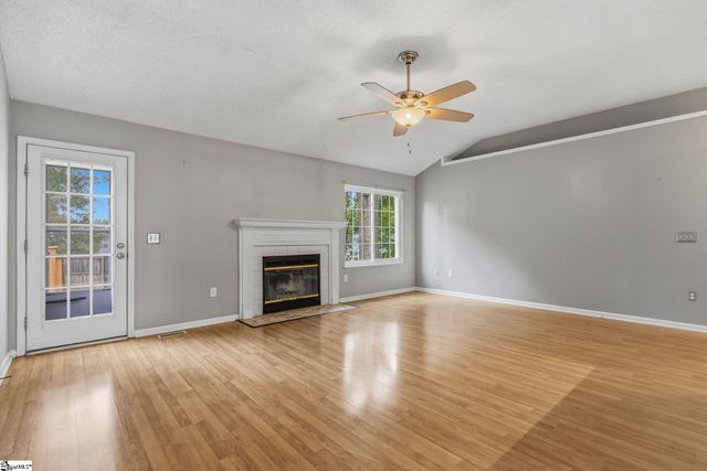 206 Autumnwood Way, Simpsonville, SC 29681