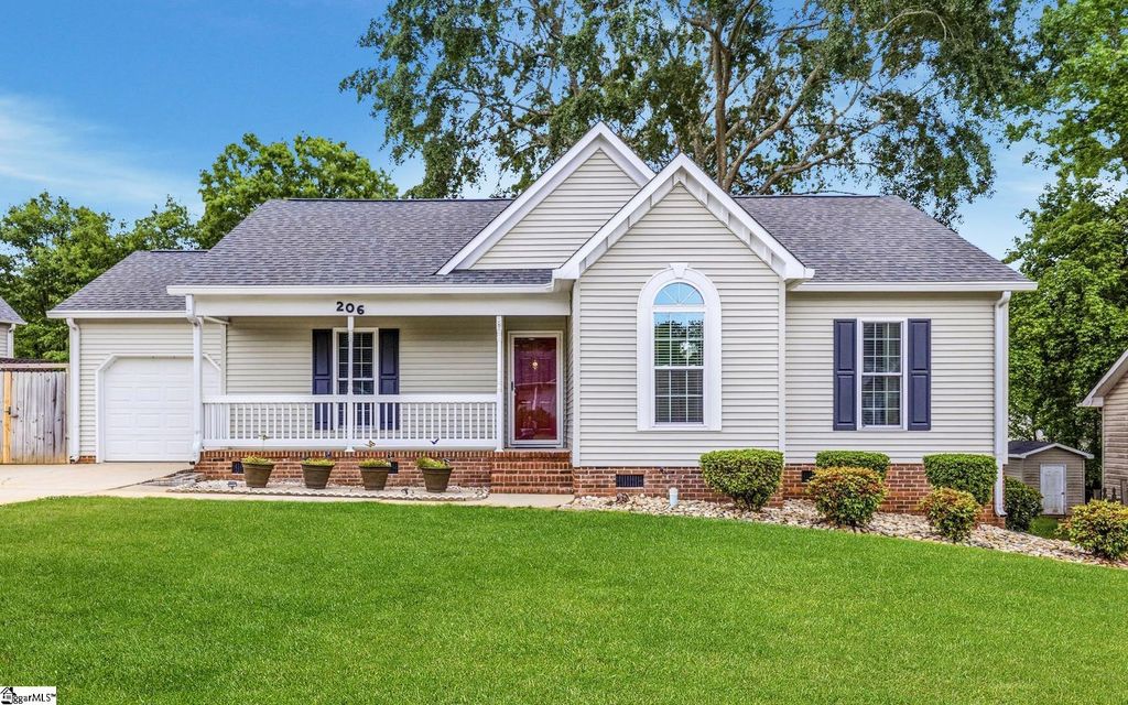 206 Autumnwood Way, Simpsonville, SC 29681