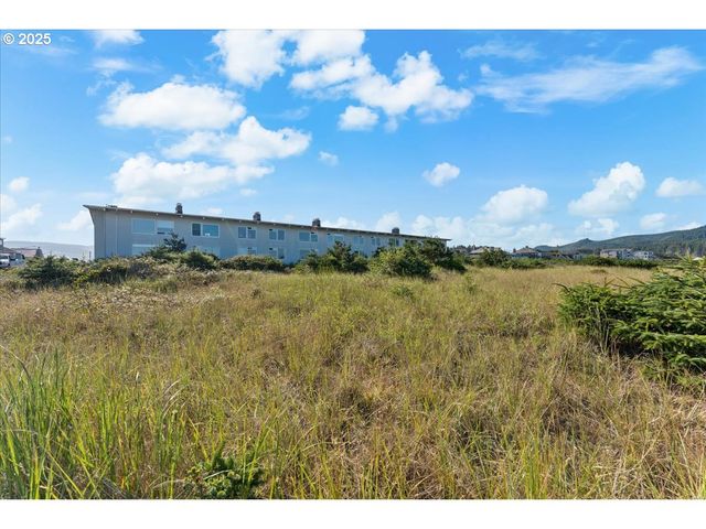 2316 BEACH Dr 154, Seaside, OR 97138