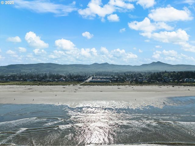2316 BEACH Dr 154, Seaside, OR 97138