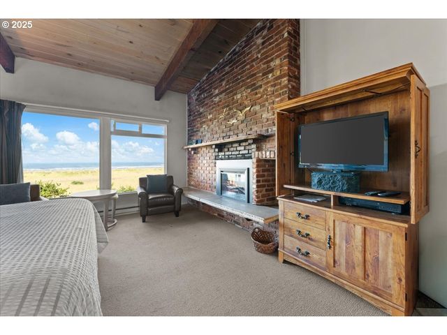 2316 BEACH Dr 154, Seaside, OR 97138