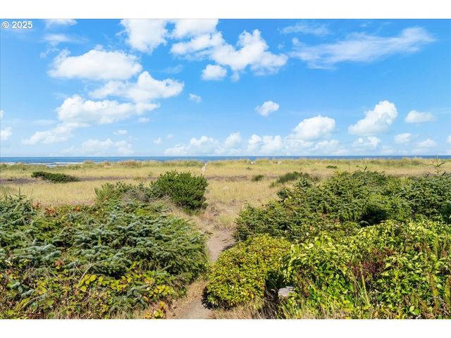 2316 BEACH Dr 154, Seaside, OR 97138