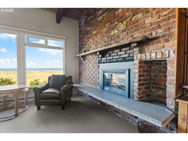 2316 BEACH Dr 154, Seaside, OR 97138