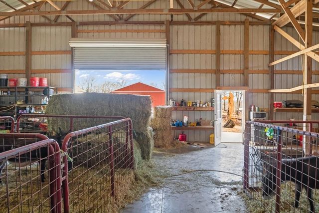 1429 Hunley Branch Rd, Charlotte, TN 37036
