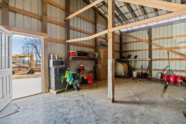1429 Hunley Branch Rd, Charlotte, TN 37036