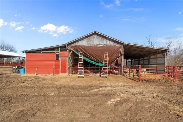 1429 Hunley Branch Rd, Charlotte, TN 37036