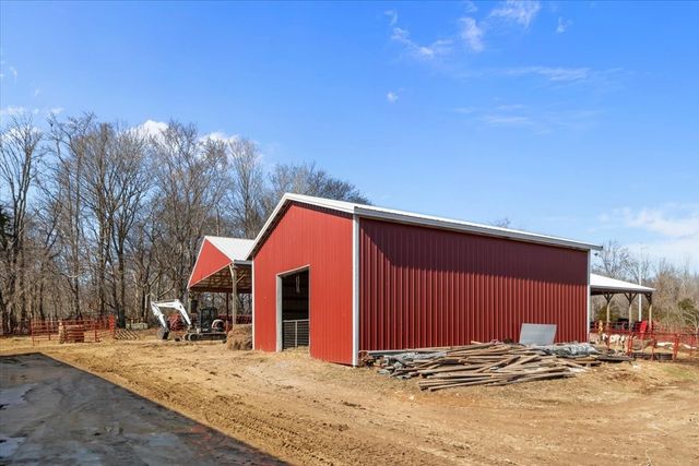 1429 Hunley Branch Rd, Charlotte, TN 37036