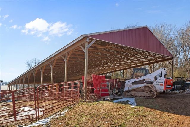 1429 Hunley Branch Rd, Charlotte, TN 37036
