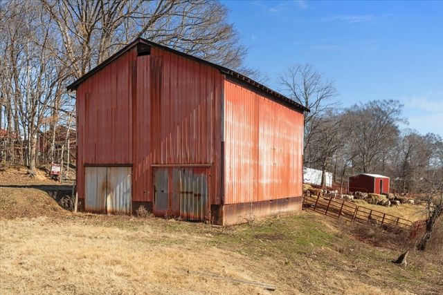 1429 Hunley Branch Rd, Charlotte, TN 37036
