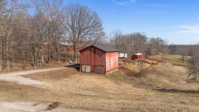 1429 Hunley Branch Rd, Charlotte, TN 37036