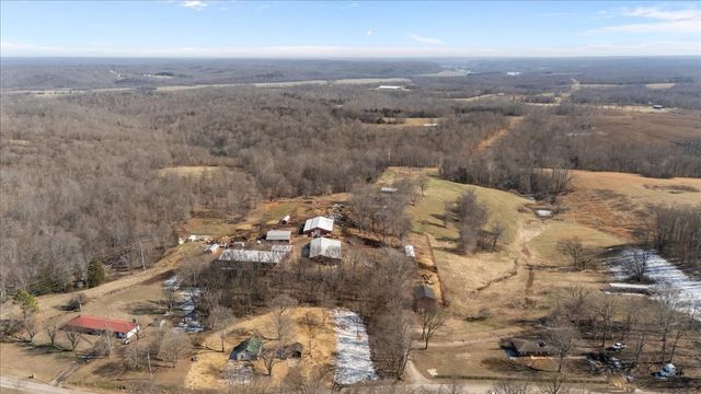 1429 Hunley Branch Rd, Charlotte, TN 37036