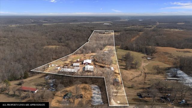 1429 Hunley Branch Rd, Charlotte, TN 37036