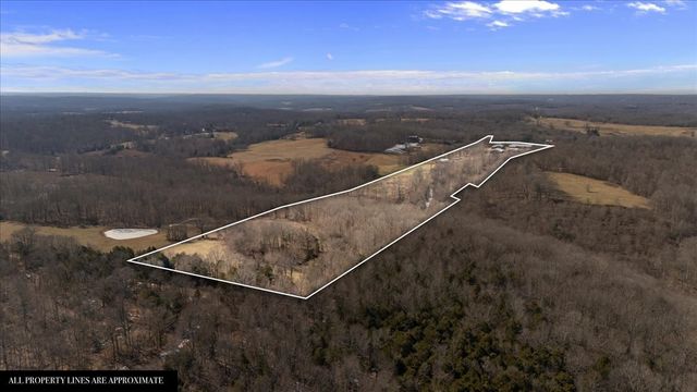 1429 Hunley Branch Rd, Charlotte, TN 37036