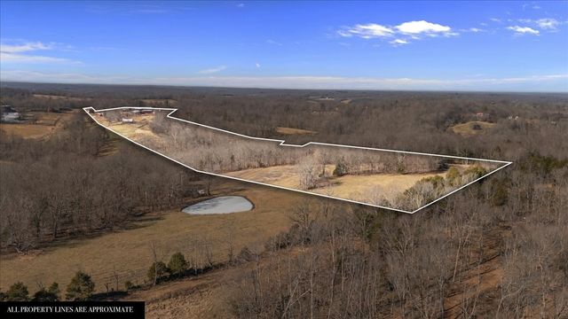 1429 Hunley Branch Rd, Charlotte, TN 37036