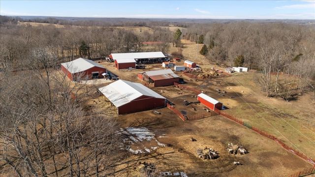 1429 Hunley Branch Rd, Charlotte, TN 37036