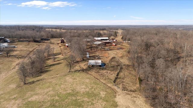 1429 Hunley Branch Rd, Charlotte, TN 37036