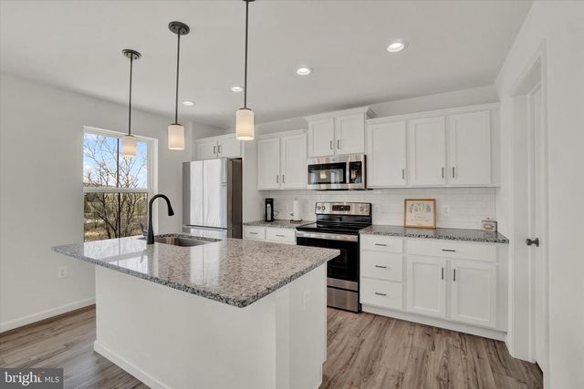 18016 DAVE ANNE CIRCLE, Stewartstown, PA 17363