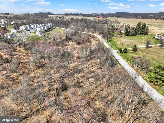 18016 DAVE ANNE CIRCLE, Stewartstown, PA 17363