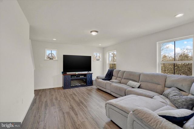 18016 DAVE ANNE CIRCLE, Stewartstown, PA 17363