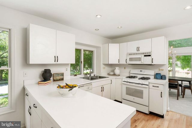 22 BOXWOOD DRIVE, Princeton, NJ 08540