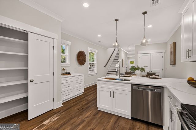 1601 Grove Street, Savannah, GA 31401