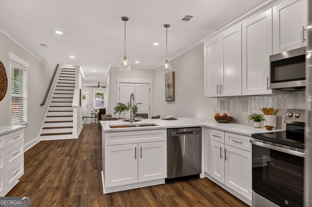 1601 Grove Street, Savannah, GA 31401