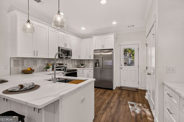 1601 Grove Street, Savannah, GA 31401