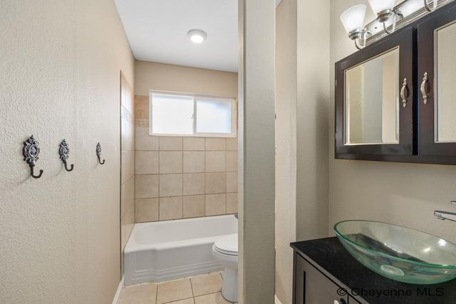 6819 WILLSHIRE BLVD, Cheyenne, WY 82009