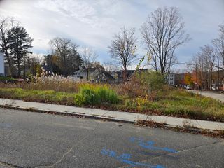 20 Sayles St, Southbridge, MA 01550