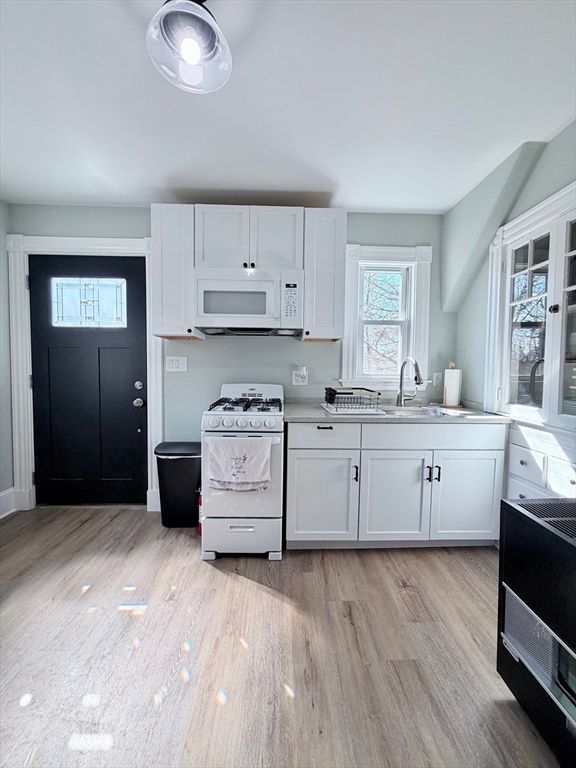 82 Hyde Park St 2, Dedham, MA 02026