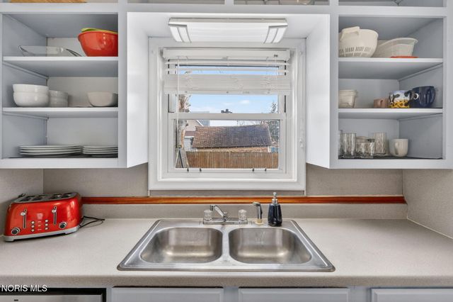 5521 304th Street, Toledo, OH 43611