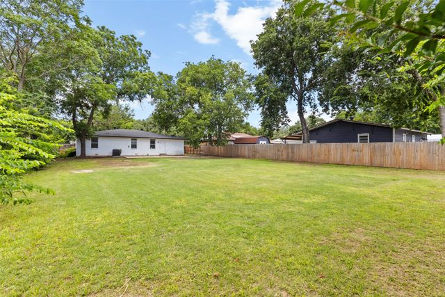 1035 Warden Street, Benbrook, TX 76126