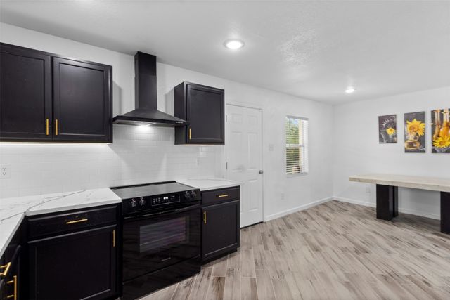 1035 Warden Street, Benbrook, TX 76126