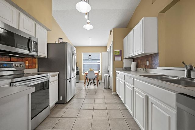 2101 SHELBOURNE COURT, Wesley Chapel, FL 33543