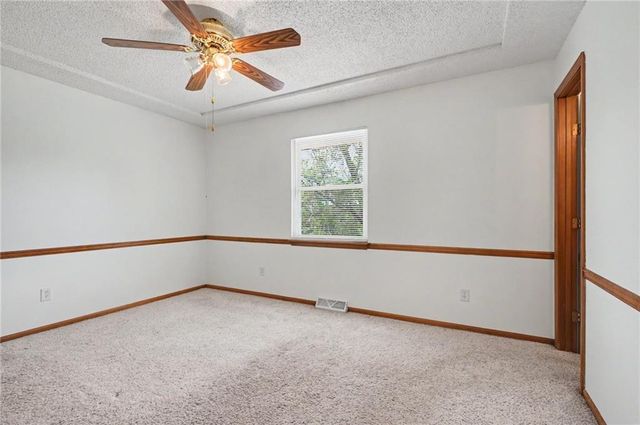 2940 S 42nd Street, Kansas City, KS 66106