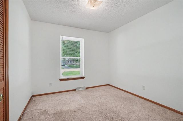 2940 S 42nd Street, Kansas City, KS 66106