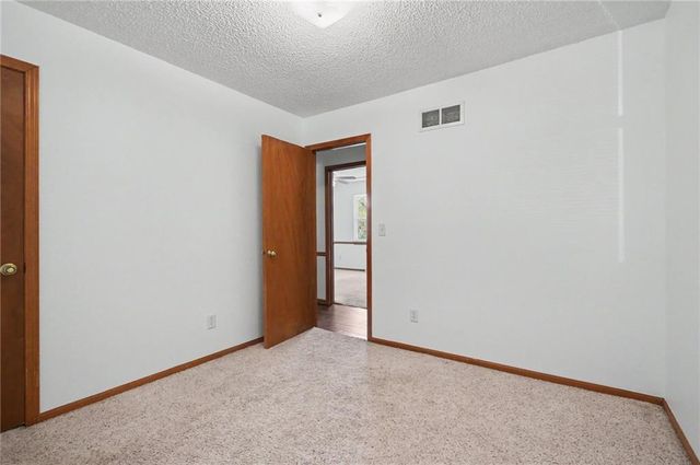 2940 S 42nd Street, Kansas City, KS 66106