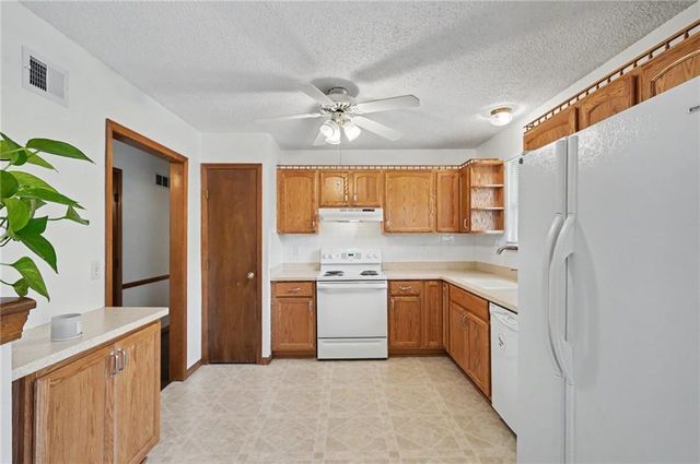 2940 S 42nd Street, Kansas City, KS 66106