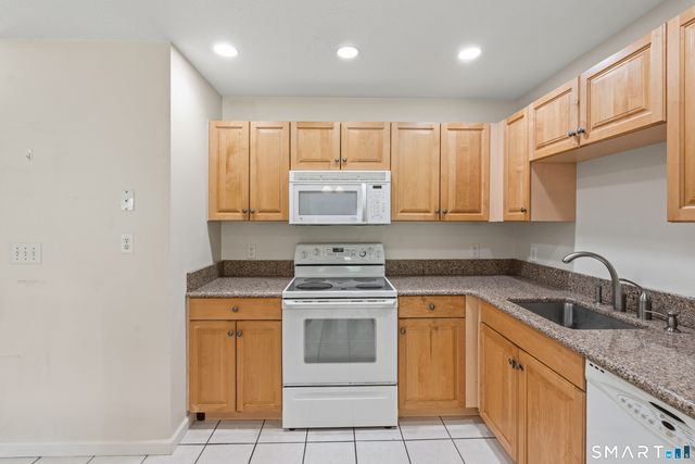1303 Gray Fox Lane 1303, Rocky Hill, CT 06067