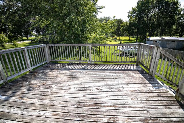 802 Nelson Avenue, Independence, IA 50644