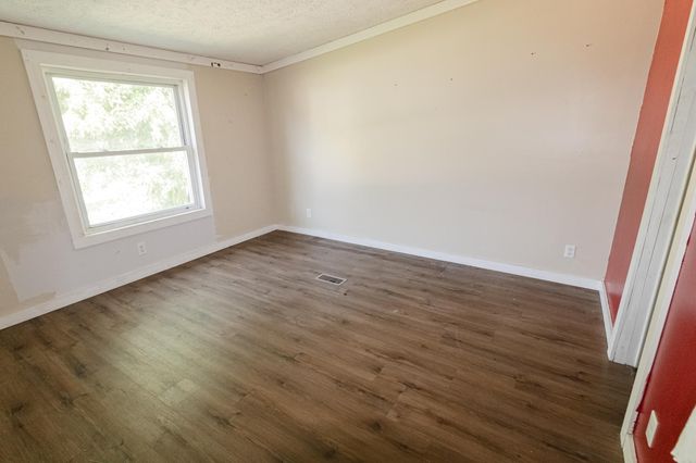 802 Nelson Avenue, Independence, IA 50644