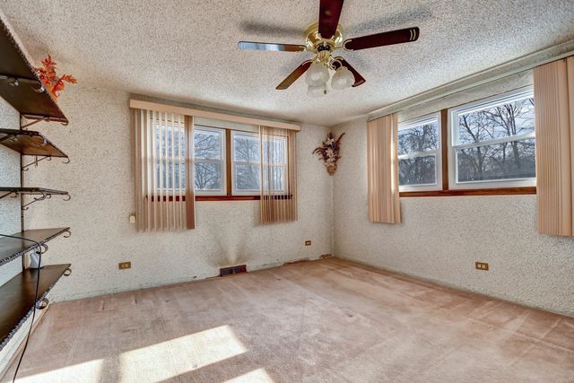 8950 S 85th Court, Hickory Hills, IL 60457