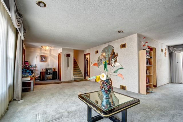 8950 S 85th Court, Hickory Hills, IL 60457