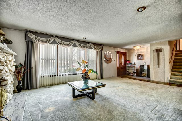 8950 S 85th Court, Hickory Hills, IL 60457