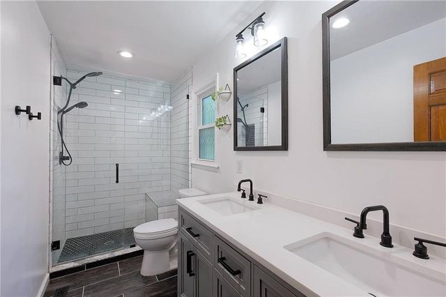 8234 Parkhill Circle, Lenexa, KS 66215