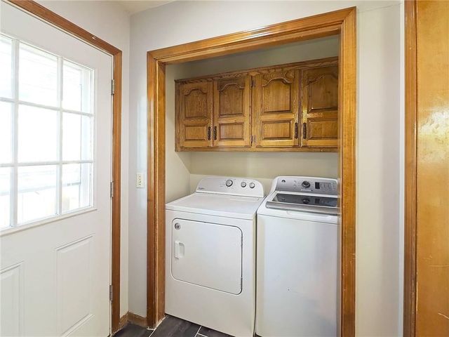 8234 Parkhill Circle, Lenexa, KS 66215