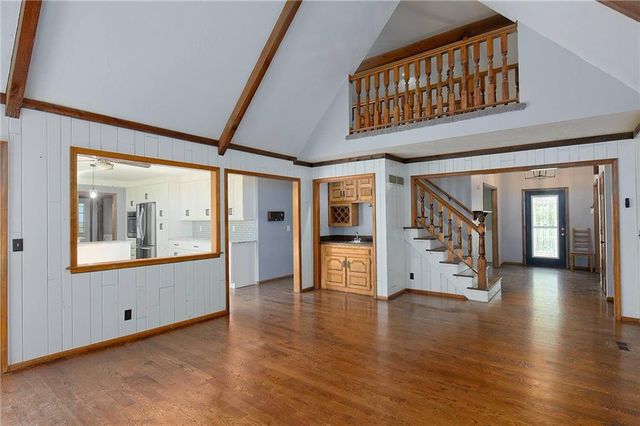8234 Parkhill Circle, Lenexa, KS 66215