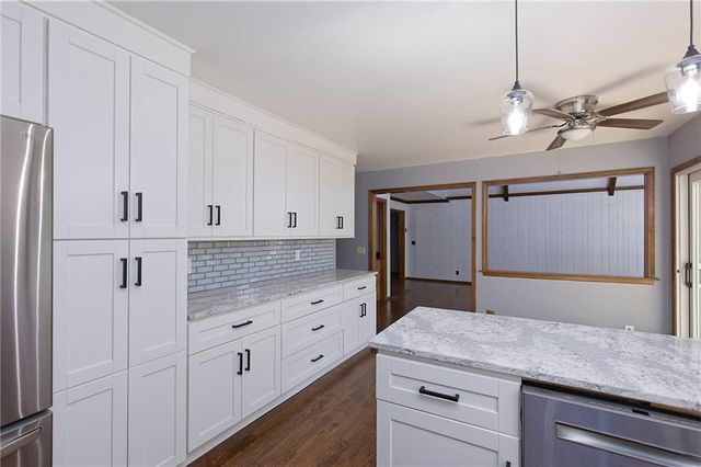 8234 Parkhill Circle, Lenexa, KS 66215